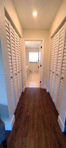 320 SW 99th Ave, Pembroke Pines, FL 33025