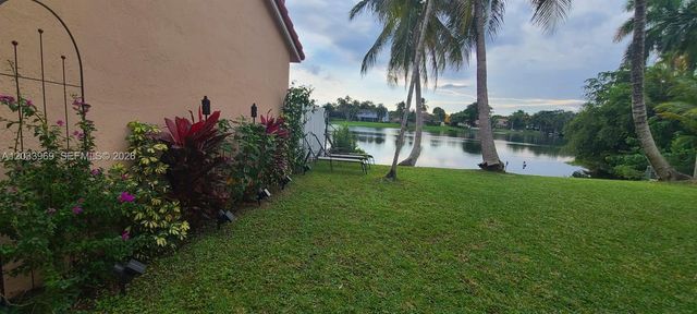 320 SW 99th Ave, Pembroke Pines, FL 33025