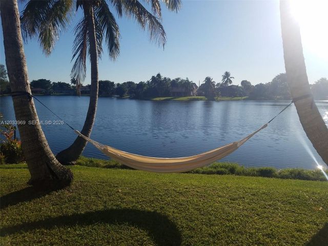320 SW 99th Ave, Pembroke Pines, FL 33025
