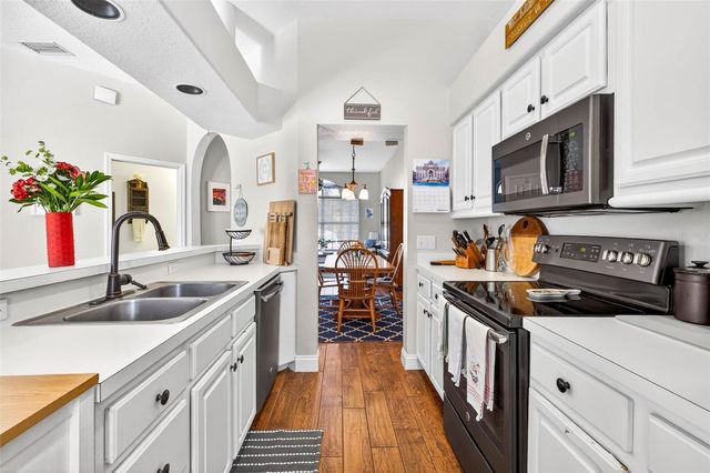 238 COLUMBIA DRIVE, Tampa, FL 33606