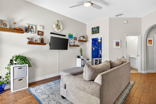 238 COLUMBIA DRIVE, Tampa, FL 33606