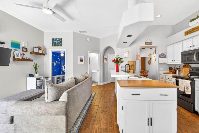 238 COLUMBIA DRIVE, Tampa, FL 33606