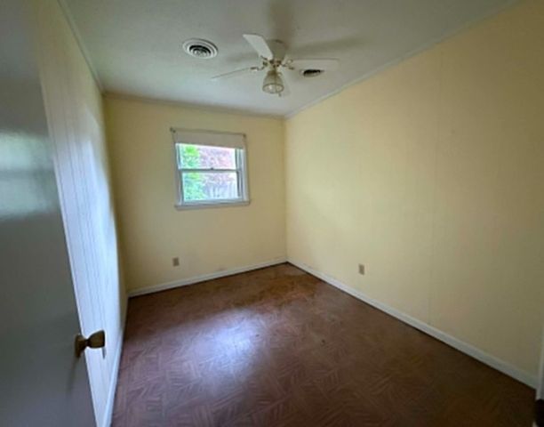 108 Fleming St, Tullahoma, TN 37388