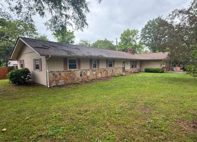 108 Fleming St, Tullahoma, TN 37388