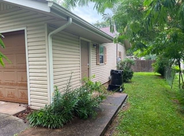 108 Fleming St, Tullahoma, TN 37388
