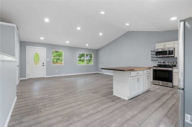 140 W Cardinal Lane, Diamond City, AR 72644