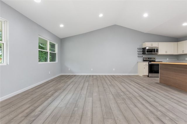 140 W Cardinal Lane, Diamond City, AR 72644