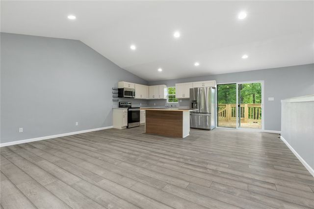 140 W Cardinal Lane, Diamond City, AR 72644