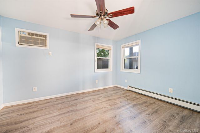 233 E Alhambra Avenue, Lindenhurst, NY 11757