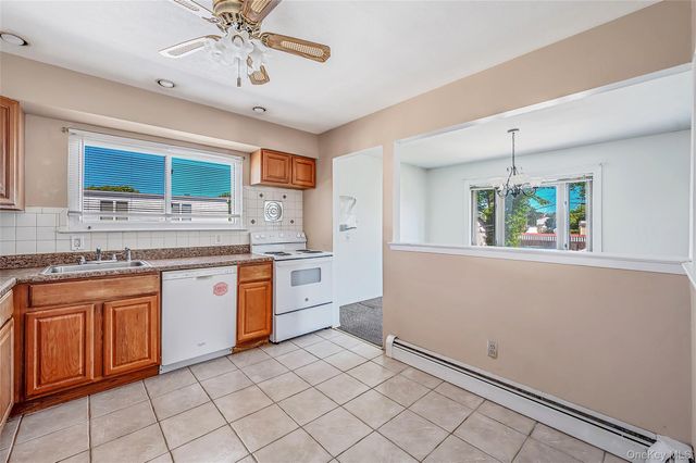 233 E Alhambra Avenue, Lindenhurst, NY 11757