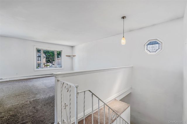 233 E Alhambra Avenue, Lindenhurst, NY 11757