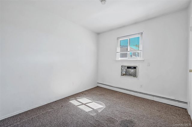 233 E Alhambra Avenue, Lindenhurst, NY 11757