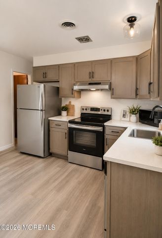 14 B Lenape Drive, Whiting, NJ 08759