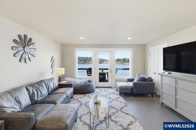 2095 NE East Devils Lake Rd, Otis, OR 97368