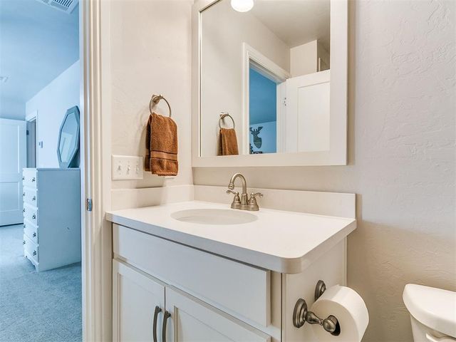 10001 Quarter Horse Trail, Yukon, OK 73099