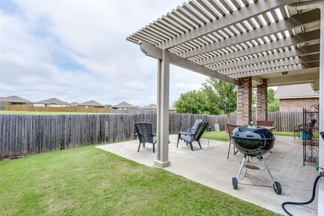 10001 Quarter Horse Trail, Yukon, OK 73099