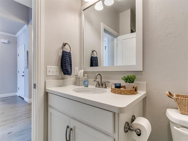 10001 Quarter Horse Trail, Yukon, OK 73099