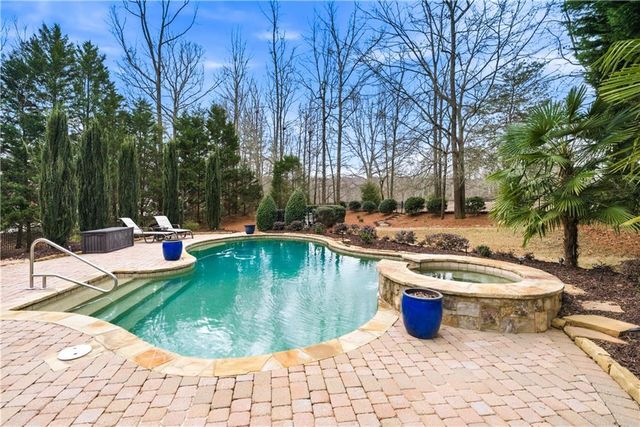 2294 Weeping Oak Drive, Braselton, GA 30517
