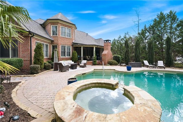 2294 Weeping Oak Drive, Braselton, GA 30517