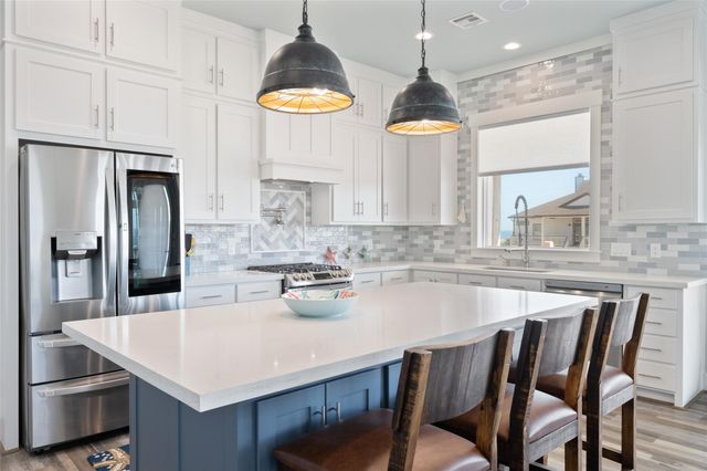 3733 Biscayne Beach Road, Port Bolivar, TX 77650