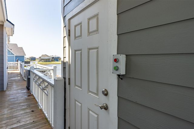 3733 Biscayne Beach Road, Port Bolivar, TX 77650