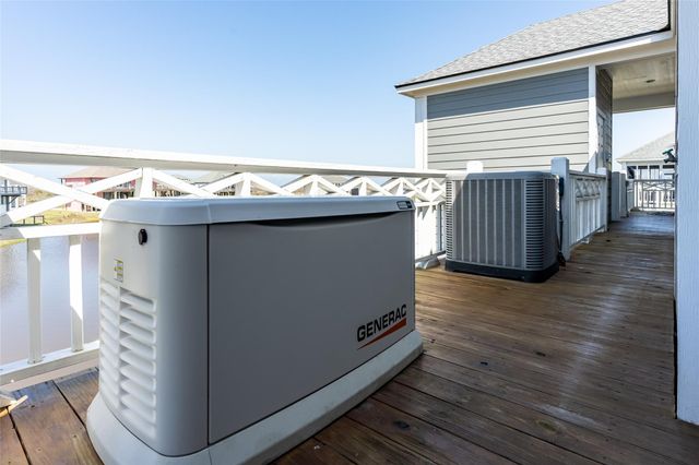 3733 Biscayne Beach Road, Port Bolivar, TX 77650