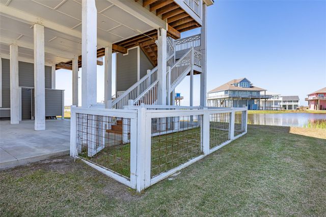 3733 Biscayne Beach Road, Port Bolivar, TX 77650