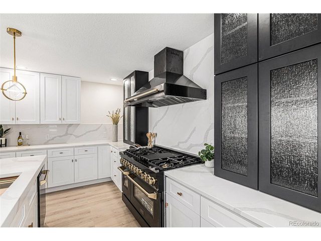 2140 Tabor Dr, Lakewood, CO 80215