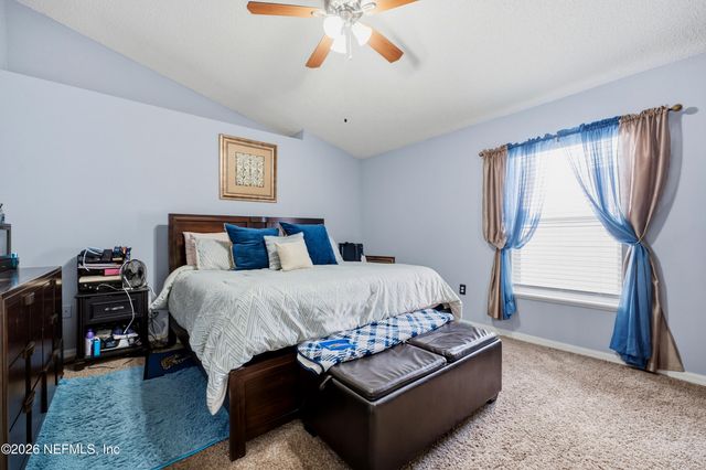 1663 E JAYHAWK Lane E, Jacksonville, FL 32221