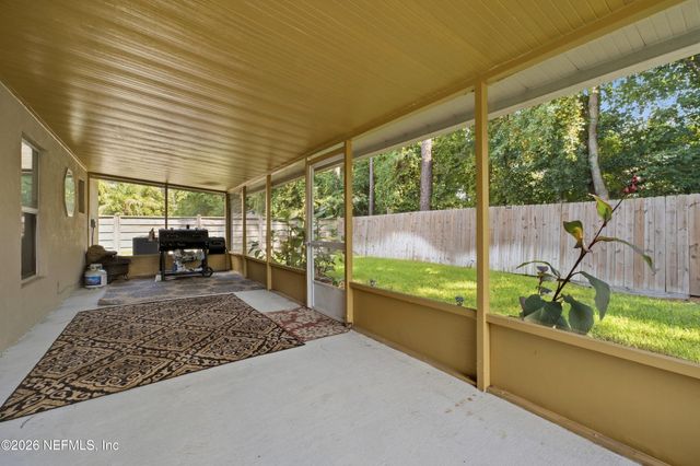 1663 E JAYHAWK Lane E, Jacksonville, FL 32221