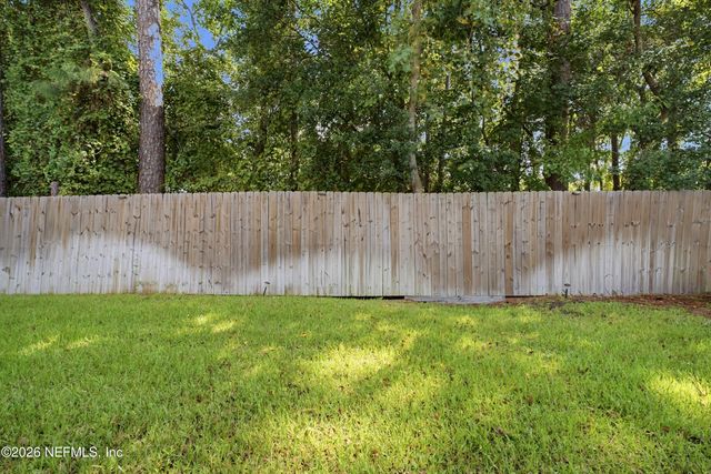 1663 E JAYHAWK Lane E, Jacksonville, FL 32221