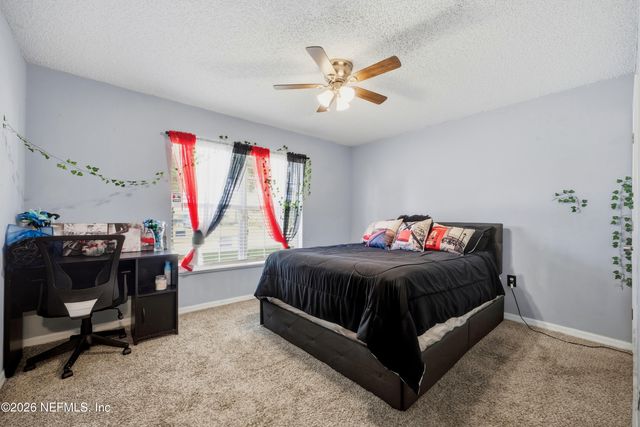 1663 E JAYHAWK Lane E, Jacksonville, FL 32221