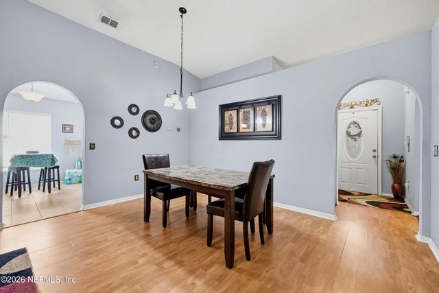 1663 E JAYHAWK Lane E, Jacksonville, FL 32221