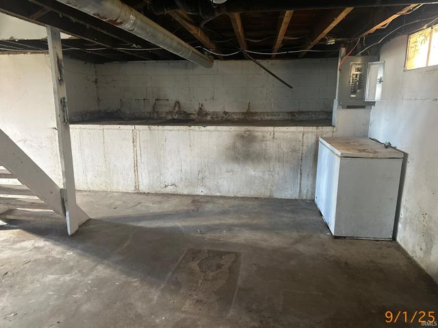 1233 11th Street, Tell City, IN 47586