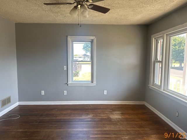 1233 11th Street, Tell City, IN 47586