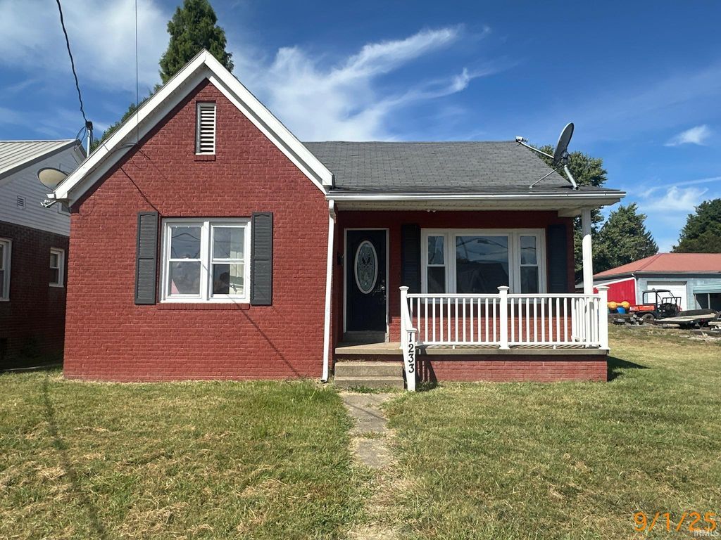1233 11th Street, Tell City, IN 47586