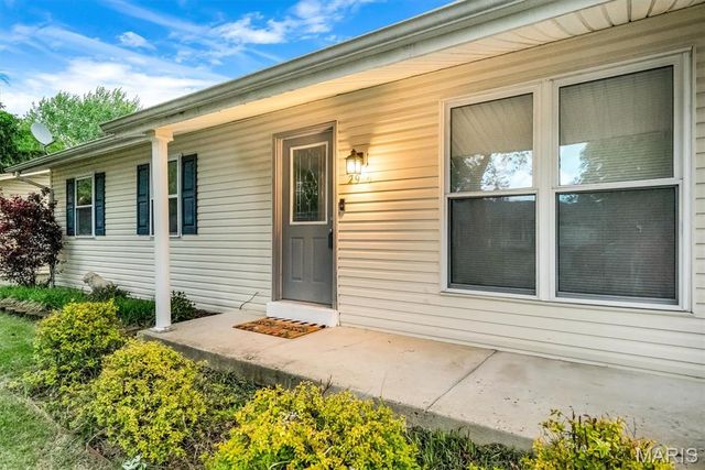 2916 Oriental Drive, Florissant, MO 63031