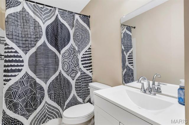 2916 Oriental Drive, Florissant, MO 63031