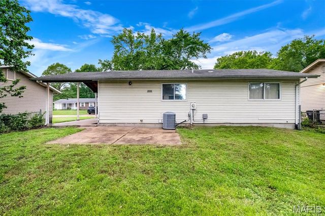 2916 Oriental Drive, Florissant, MO 63031