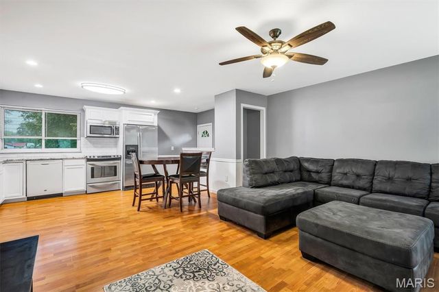 2916 Oriental Drive, Florissant, MO 63031