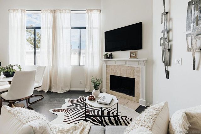 4652 Don Lorenzo Dr A, Los Angeles, CA 90008