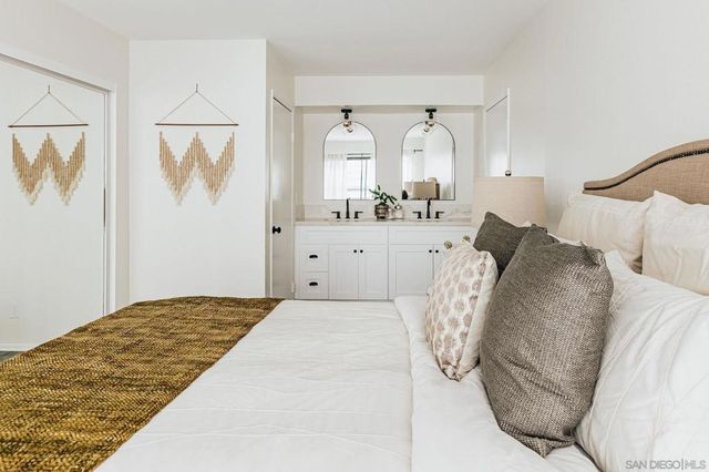 4652 Don Lorenzo Dr A, Los Angeles, CA 90008