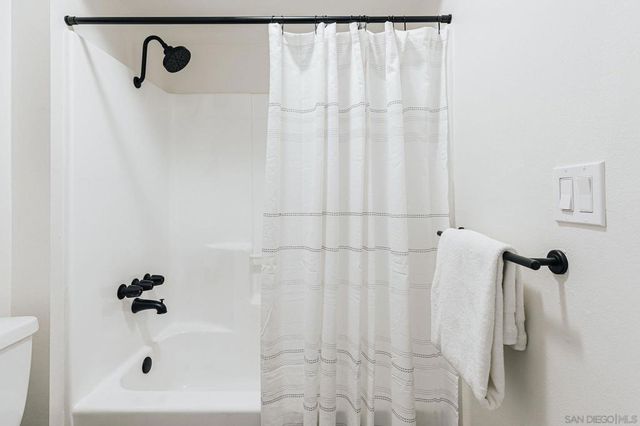 4652 Don Lorenzo Dr A, Los Angeles, CA 90008