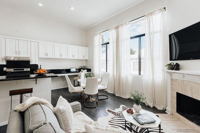 4652 Don Lorenzo Dr A, Los Angeles, CA 90008