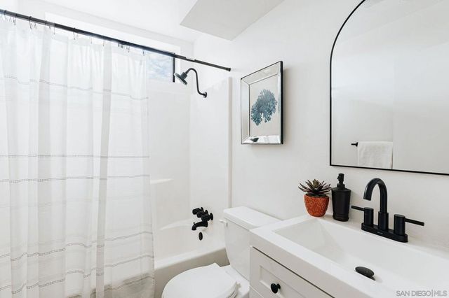 4652 Don Lorenzo Dr A, Los Angeles, CA 90008