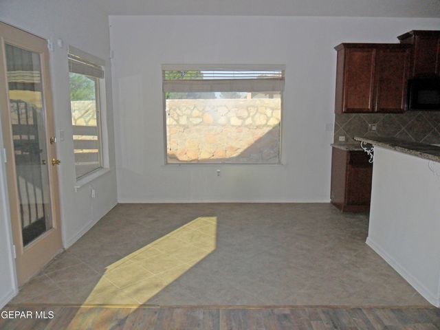 13864 HOLLYWOOD Drive, Horizon City, TX 79928