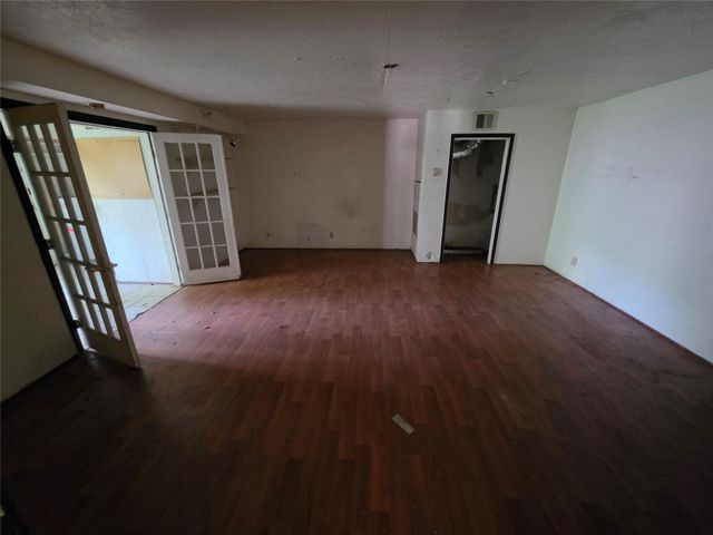 12222 Oak Hollow Lane, Pinehurst, TX 77362