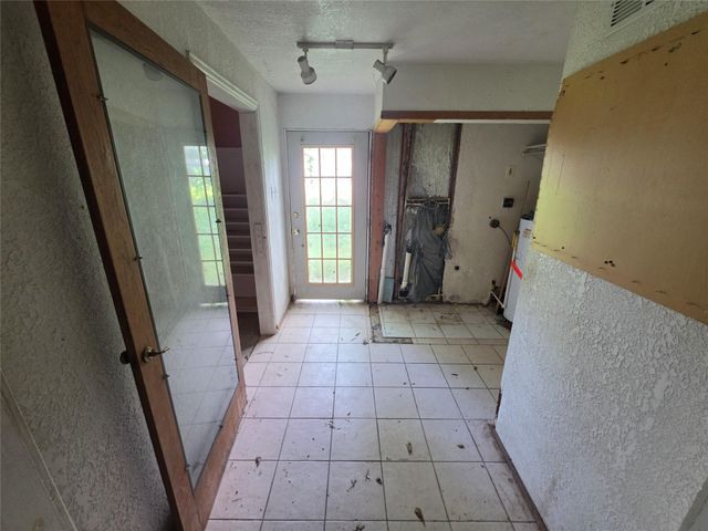 12222 Oak Hollow Lane, Pinehurst, TX 77362