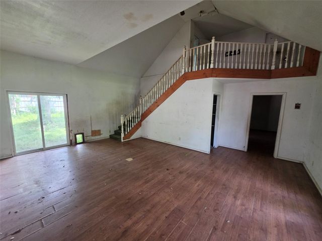 12222 Oak Hollow Lane, Pinehurst, TX 77362