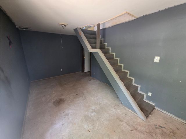 12222 Oak Hollow Lane, Pinehurst, TX 77362